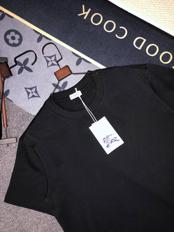 ブランドTシャツ背面デザイン
